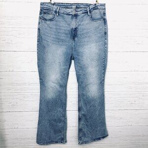 Old Navy Flare Leg Jeans Higher High Rise Light Wash Stretch size 18 length 32"